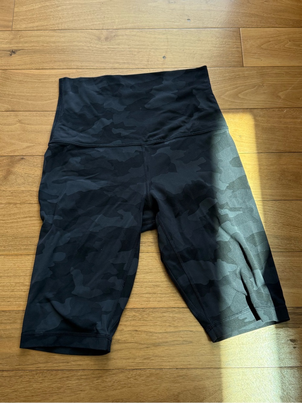 Lululemon Camo Bike Shorts - Black